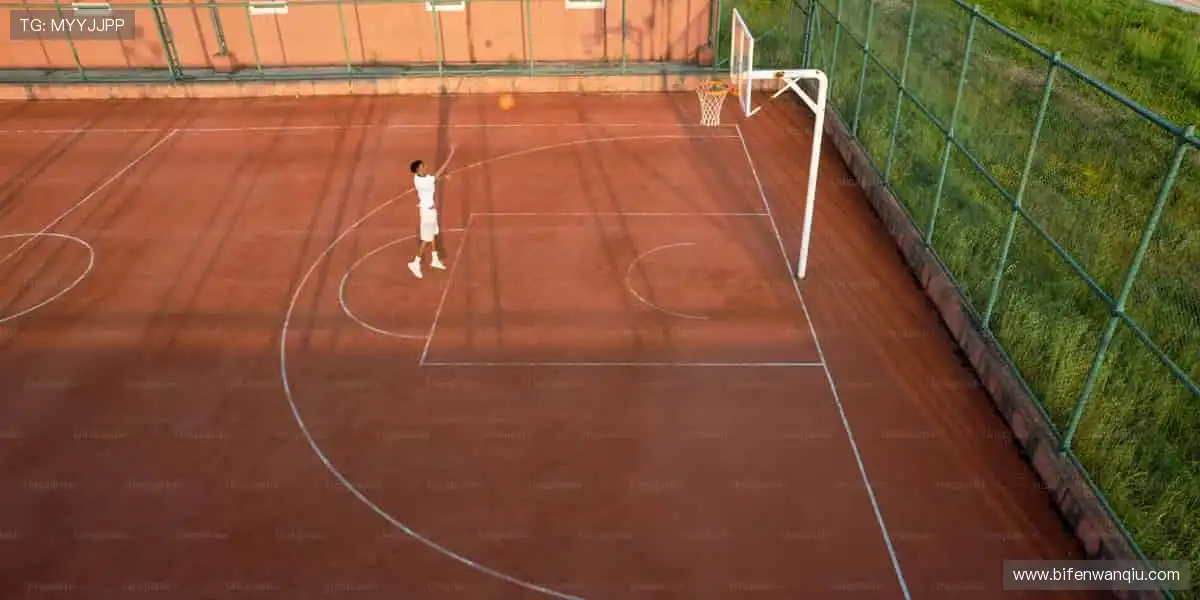 「弹幕互动 + 专家解读，边看边聊才是观赛标配！💬加入直播间，一起嗨翻天！」